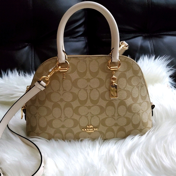 BAG - Picture 1 of 1